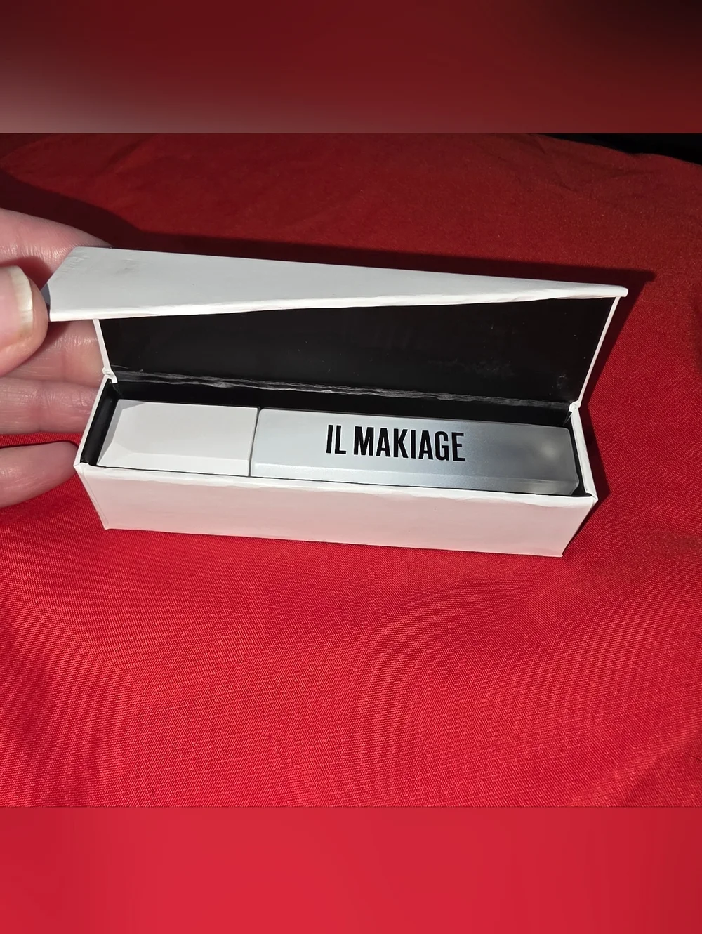 IL MAKIAGE Uncensored Ultra-Maximizing Instant Lip Plumper-Thirst Trap